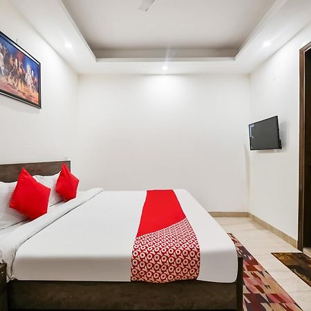 Hotel O Premium Rooms Chhatarpur New Delhi Exteriör bild