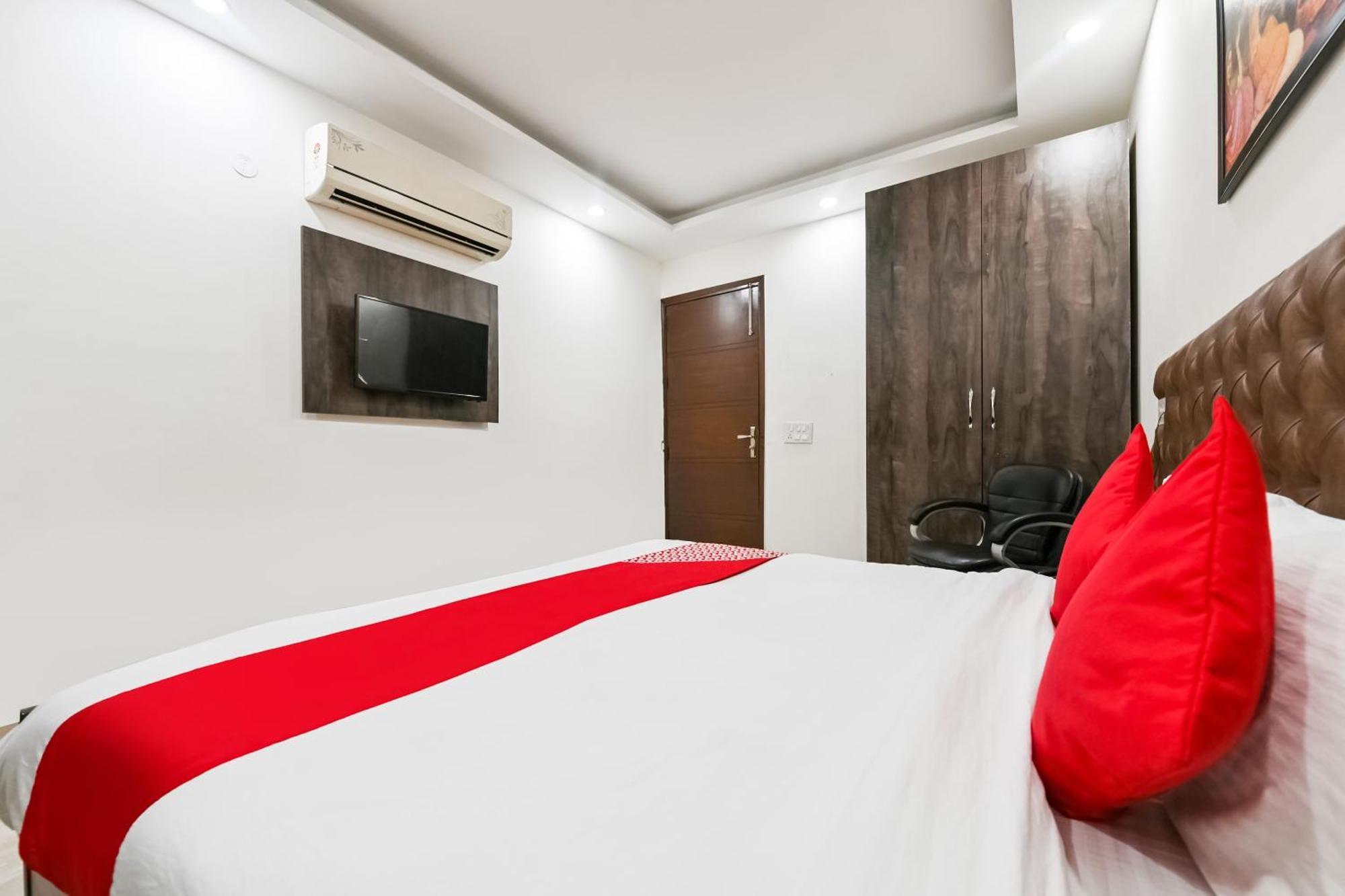 Hotel O Premium Rooms Chhatarpur New Delhi Exteriör bild