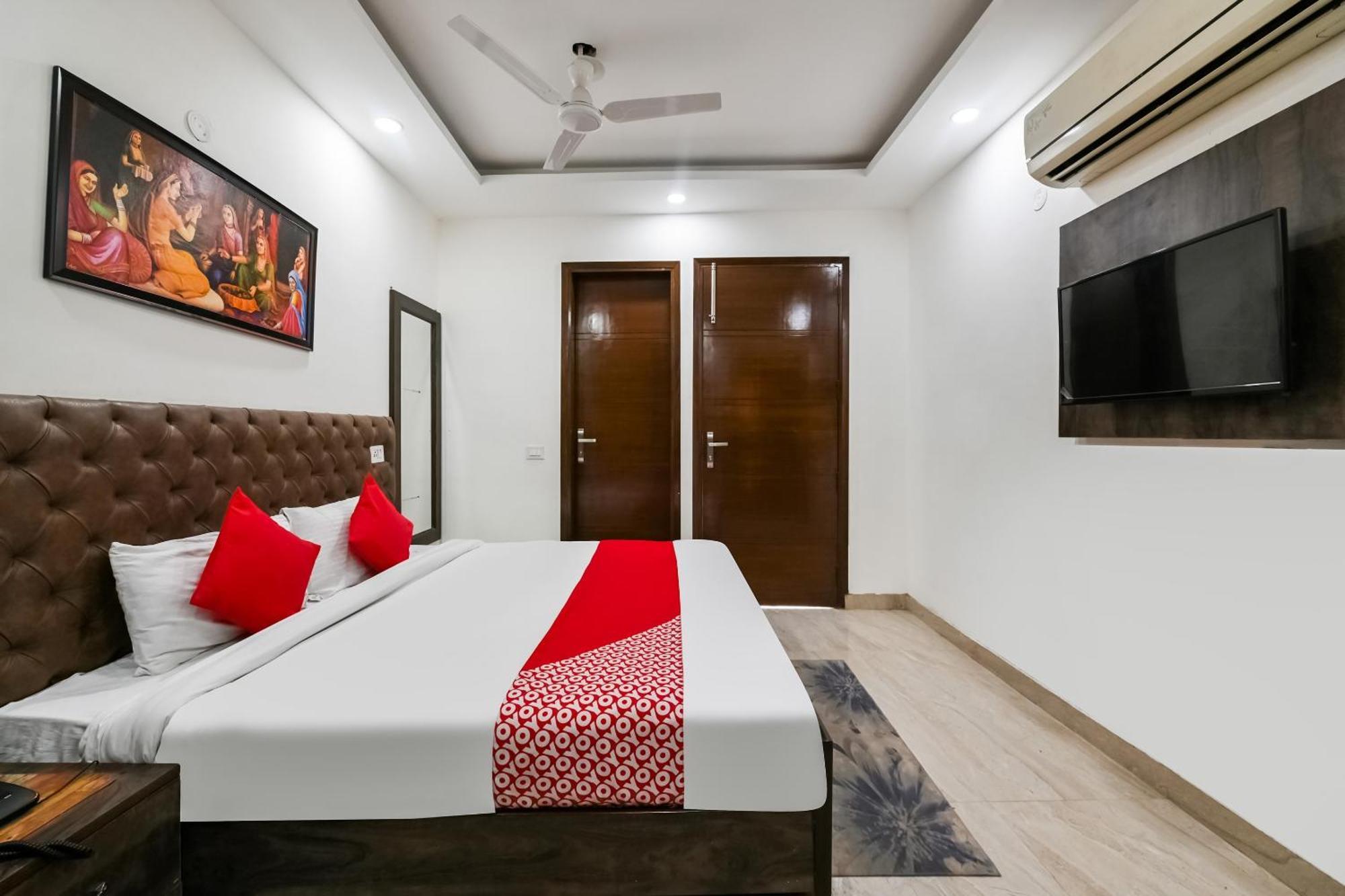 Hotel O Premium Rooms Chhatarpur New Delhi Exteriör bild