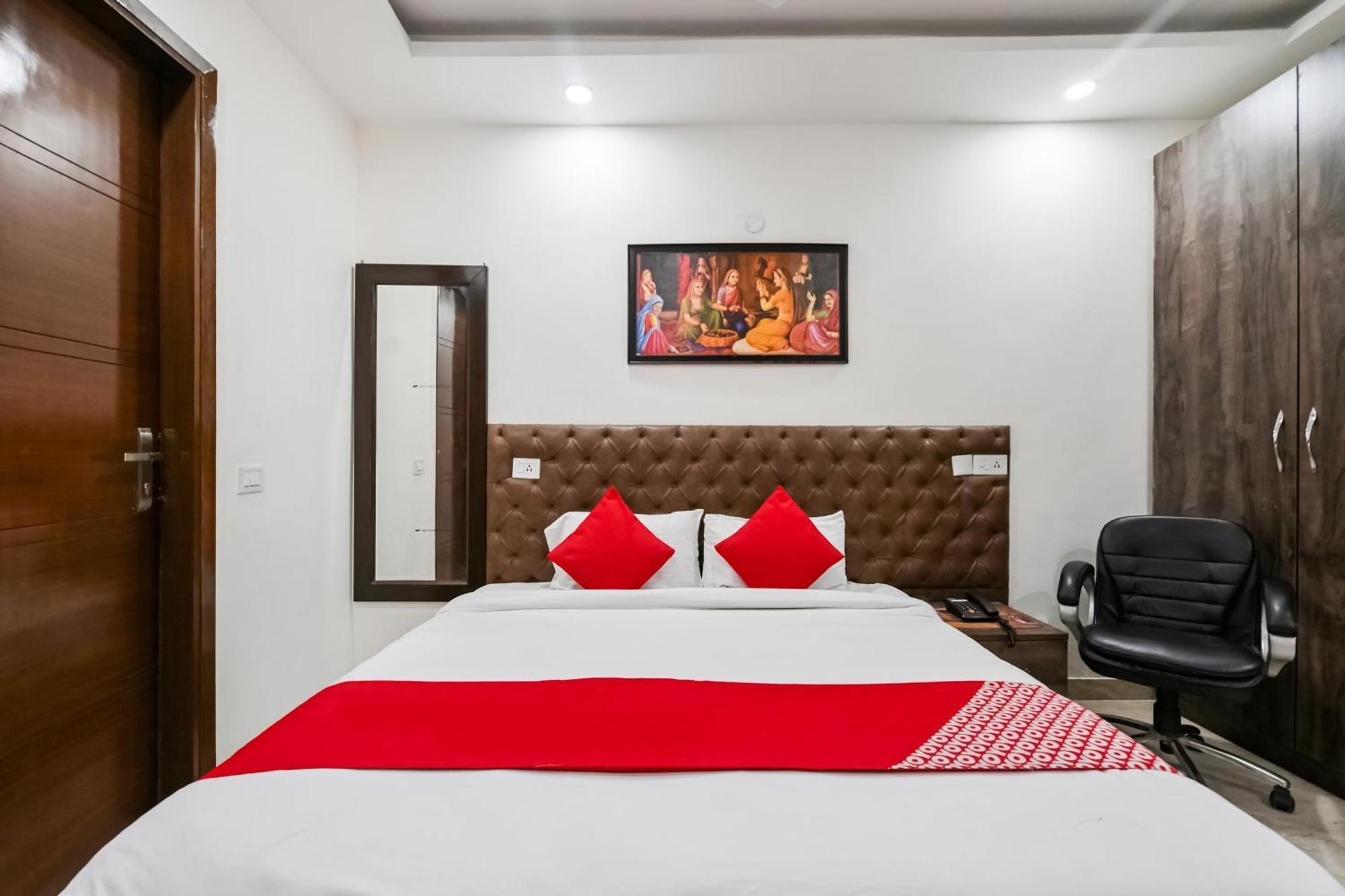 Hotel O Premium Rooms Chhatarpur New Delhi Exteriör bild