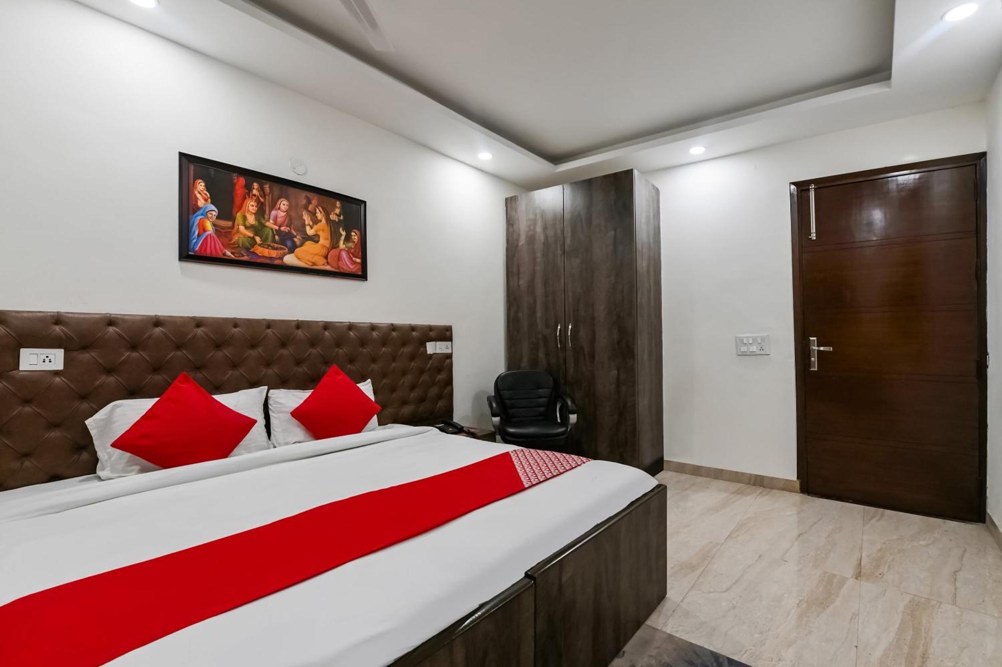 Hotel O Premium Rooms Chhatarpur New Delhi Exteriör bild