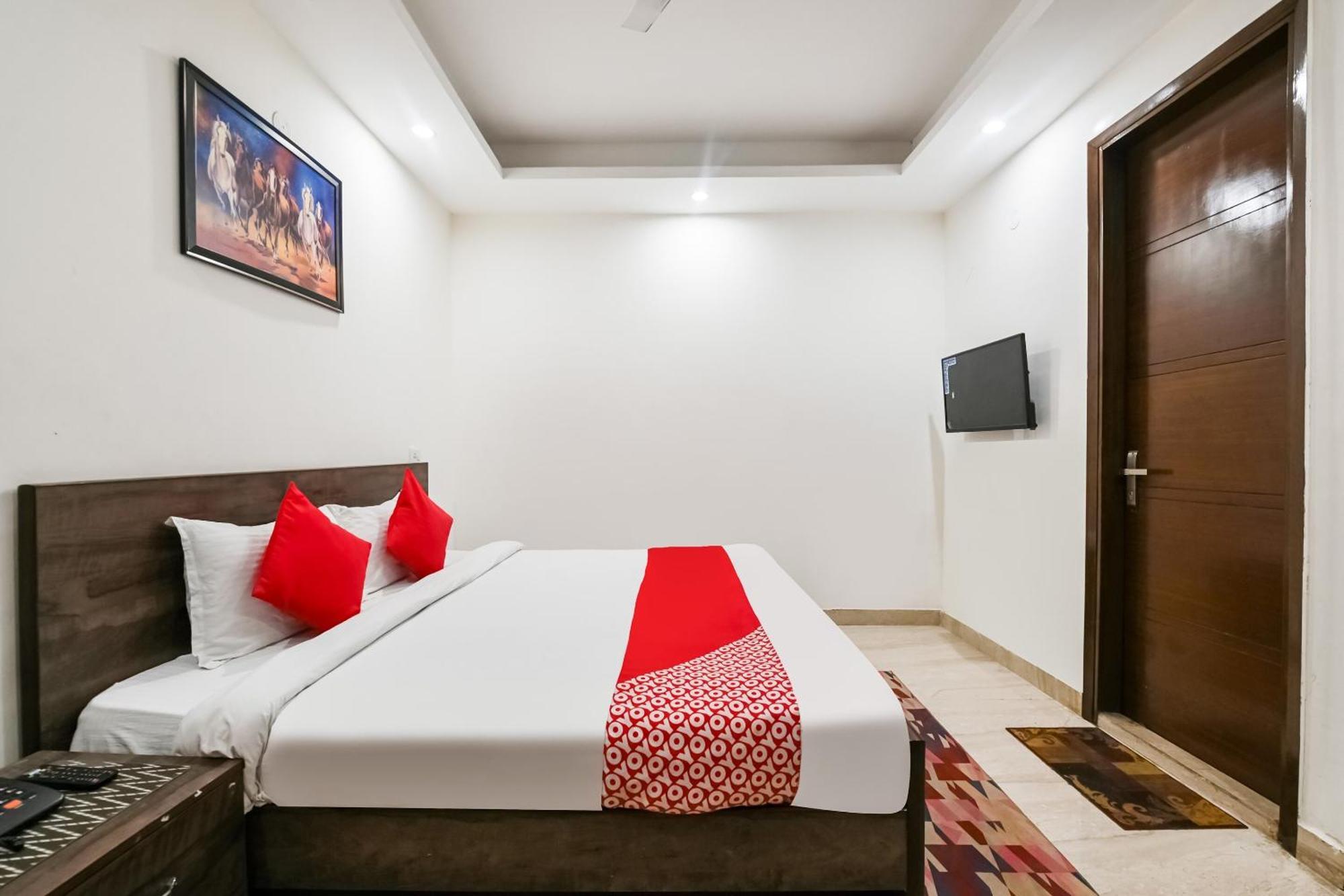 Hotel O Premium Rooms Chhatarpur New Delhi Exteriör bild