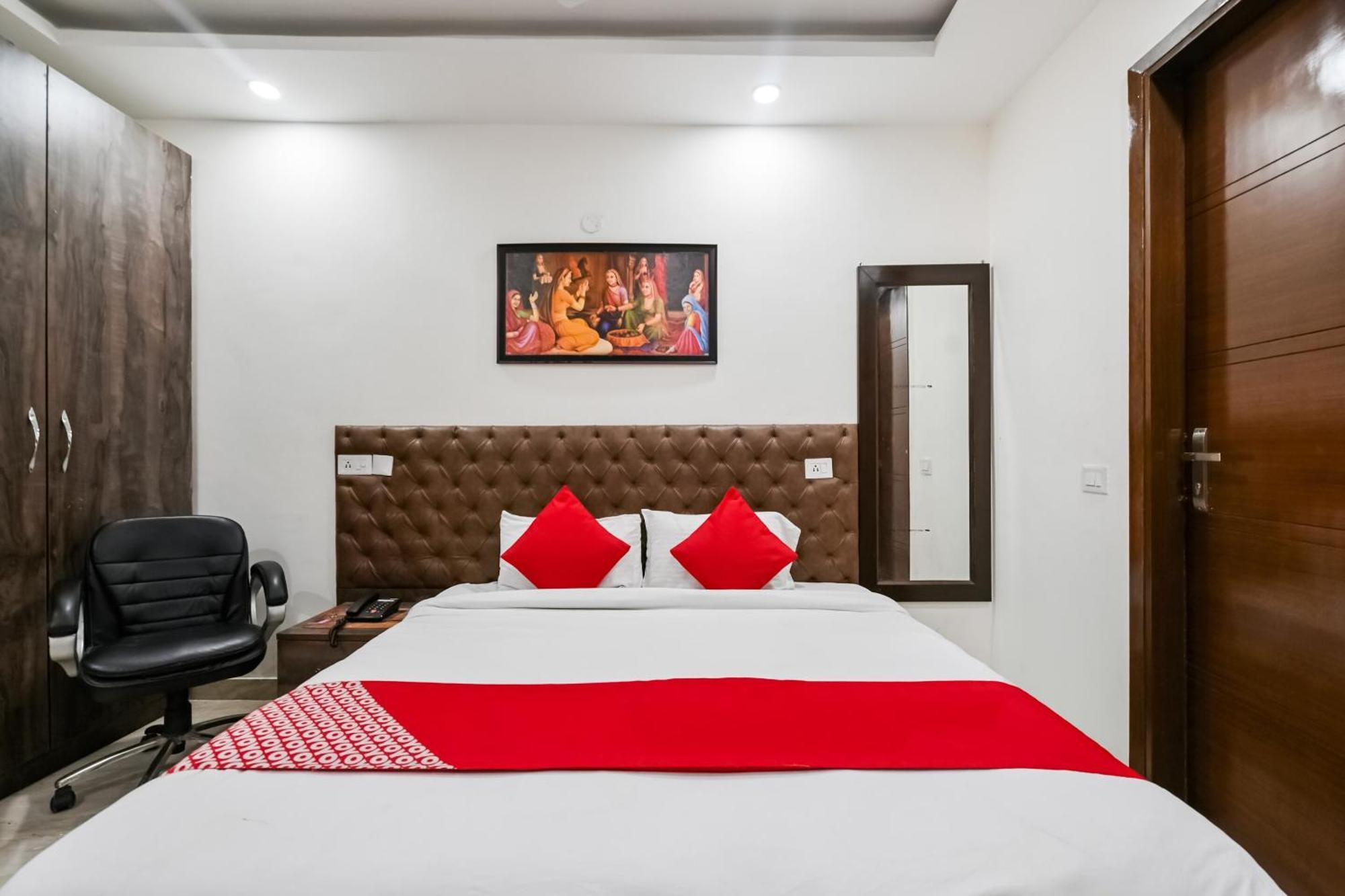 Hotel O Premium Rooms Chhatarpur New Delhi Exteriör bild